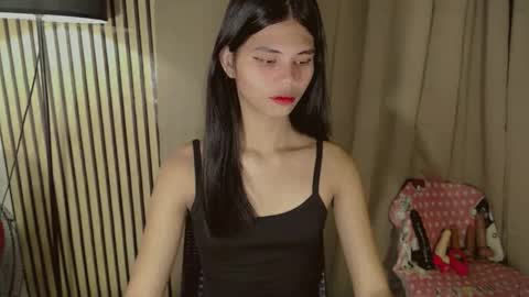 Snapshot of yourfavoratevivian chatting on 02.17.26 Vivian online show from 02.17.26