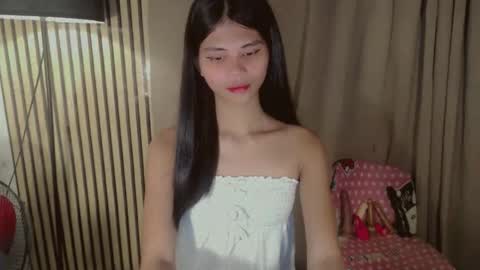 Snapshot of yourfavoratevivian chatting on 02.25.26 Vivian online show from 02.25.26