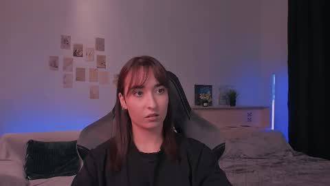 Snapshot of yourjullymoon chatting on 10.20.25 Jully online show from 10.20.25