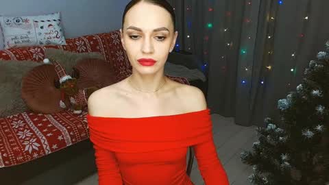 Snapshot of yourladysunshine chatting on 12.31.24 Ksyusha online show from 12.31.24