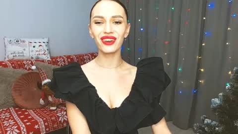 Snapshot of yourladysunshine chatting on 12.31.24 Ksyusha online show from 12.31.24