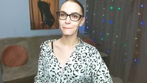 Snapshot of yourladysunshine chatting on 01.14.25 Ksyusha online show from 01.14.25