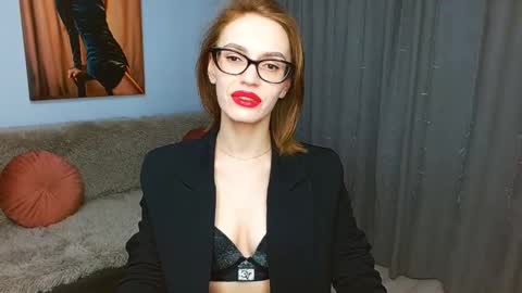 Snapshot of yourladysunshine chatting on 01.26.25 Ksyusha online show from 01.26.25