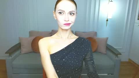 Snapshot of yourladysunshine chatting on 02.14.25 Ksyusha online show from 02.14.25