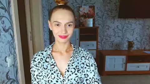 Snapshot of yourladysunshine chatting on 09.13.25 Ksyusha online show from 09.13.25