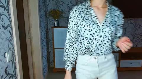 Snapshot of yourladysunshine chatting on 09.15.25 Ksyusha online show from 09.15.25