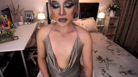 --               online show from 12.17.25