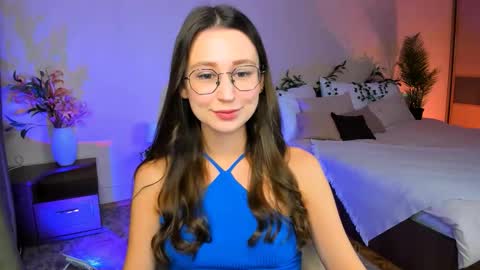 Snapshot of yourlovelystoryy chatting on 09.09.25 Vetta online show from 09.09.25
