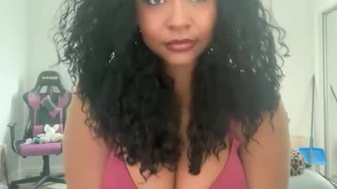 YOURMOMMY online show from 01.15.26