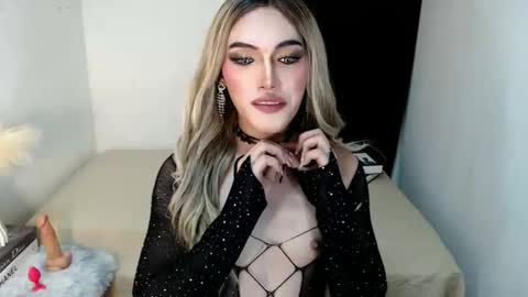 TIFFANY SUCKING QUEEN online show from 05.22.26