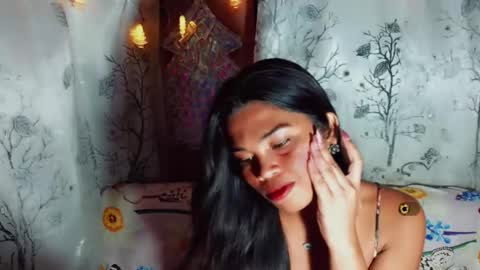 yourqueen_19 online show from 05.19.26