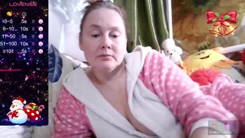 Snapshot of yoursexkroshka chatting on 12.25.24 kroshka online show from 12.25.24
