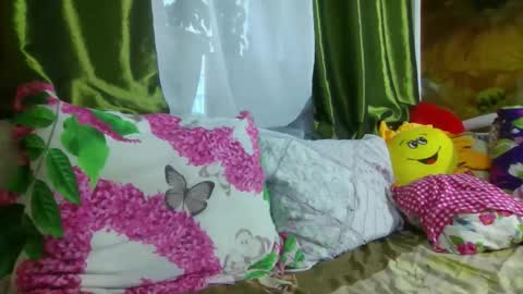 Snapshot of yoursexkroshka chatting on 10.30.25 kroshka online show from 10.30.25