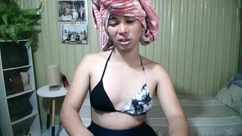 yoursubmissive_larah online show from 04.12.26