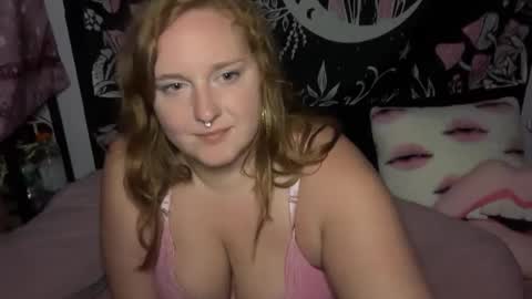 Snapshot of yourthickgingergoddess chatting on 09.28.25 yourthickgingergoddess online show from 09.28.25