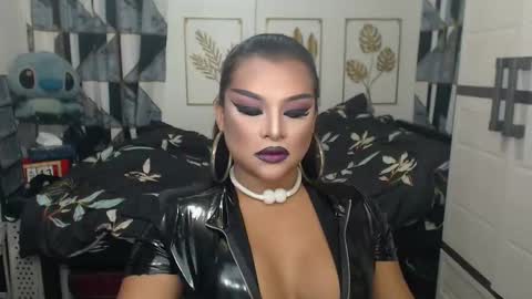 Snapshot of yourtrannyqueenxxx chatting on 09.12.25 Anastacia Grey online show from 09.12.25