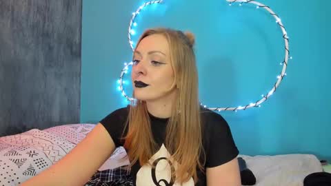 YourVenus00 -Follow my OF online show from 01.30.25