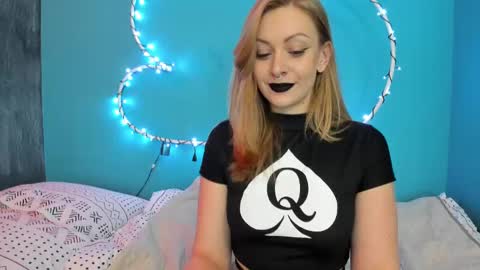 YourVenus00 -Follow my OF online show from 02.05.25
