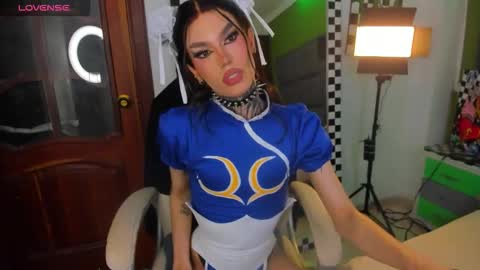 Snapshot of yourvirtualgirlfriennd chatting on 10.30.25 GI online show from 10.30.25