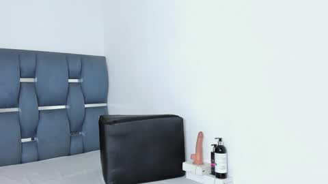 yourwife_anna online show from 10.20.25