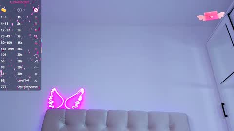 Snapshot of yourwilddestiny chatting on 02.28.25 Destiny online show from 02.28.25