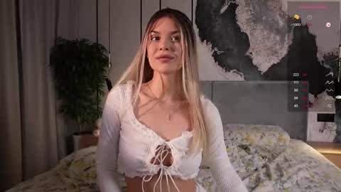 Snapshot of youur_sweetheart chatting on 09.15.25 youur_sweetheart online show from 09.15.25