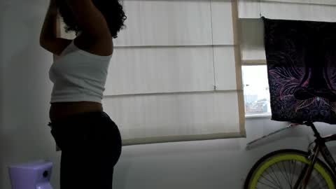 elizabeth  ju   online show from 02.06.25