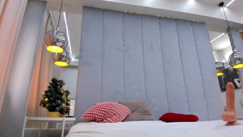 Snapshot of yssaacher chatting on 01.25.25 Crazy P online show from 01.25.25