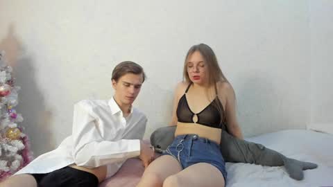 Snapshot of yueslang chatting on 01.30.25 Yue Lang and Samm online show from 01.30.25