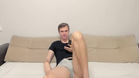 Snapshot of yueslang chatting on 10.10.25 Yue Lang and Samm online show from 10.10.25