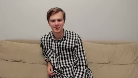 Snapshot of yueslang chatting on 11.02.25 Yue Lang and Samm online show from 11.02.25