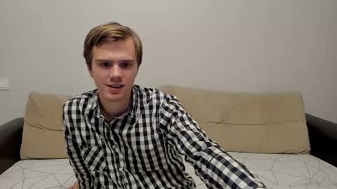 Snapshot of yueslang chatting on 11.07.25 Yue Lang and Samm online show from 11.07.25