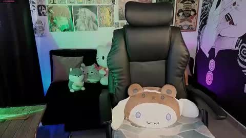    rawr   Anne Independent model      online show from 09.22.25