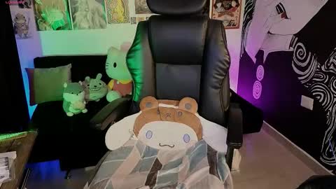    rawr   Anne Independent model      online show from 02.11.26