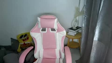 yuiji_moira2003 online show from 10.28.25