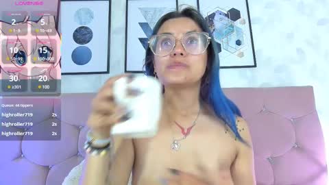 Yukki Kuran online show from 03.11.25