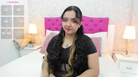Snapshot of yuli_lozano chatting on 02.17.26 Yuli online show from 02.17.26