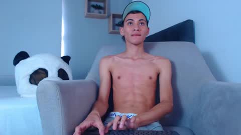 yulian_vasquez online show from 02.20.25