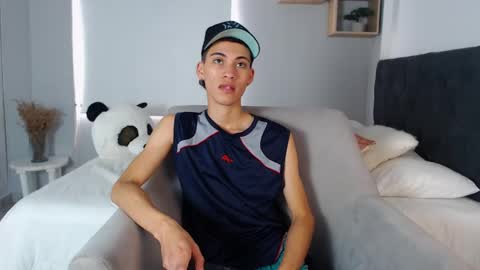 yulian_vasquez online show from 03.11.25