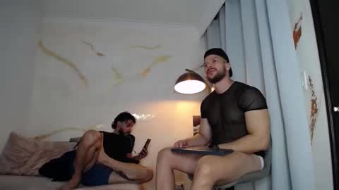 Snapshot of yulianpereira25 chatting on 10.29.25 yulian 2811 online show from 10.29.25