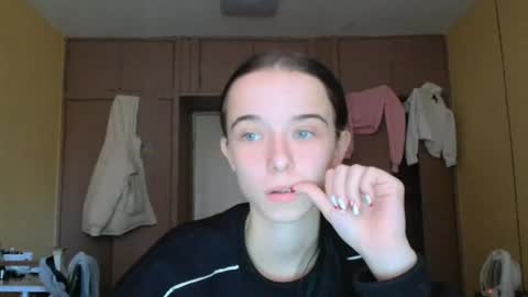 Snapshot of yuliastar chatting on 10.30.25 Yuliia online show from 10.30.25