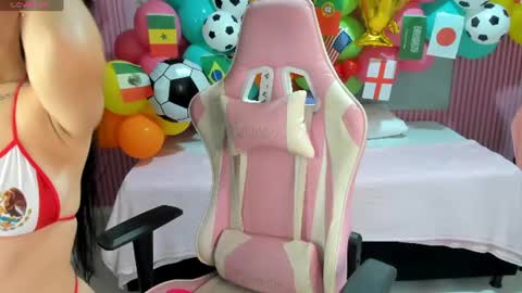 Snapshot of yulii_16 chatting on 06.18.26 Yuli 16 online show from 06.18.26