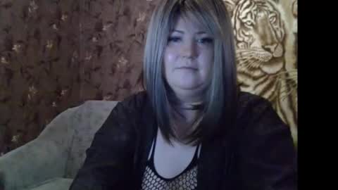 Snapshot of yuliiared chatting on 12.15.25 yuliiared online show from 12.15.25