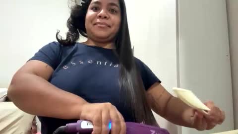 Yuli and SaraIndependent model online show from 10.13.25