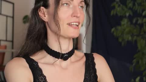 Snapshot of yulladao chatting on 10.14.25 yulla dao online show from 10.14.25