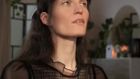 Snapshot of yulladao chatting on 10.23.25 yulla dao online show from 10.23.25