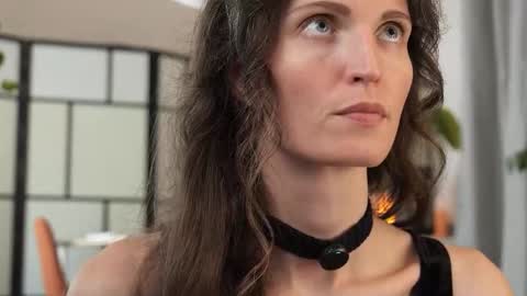 Snapshot of yulladao chatting on 10.25.25 yulla dao online show from 10.25.25