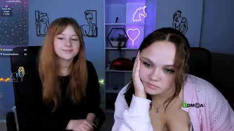 Snapshot of yume_sakura_ chatting on 09.30.25 yume_sakura_ online show from 09.30.25