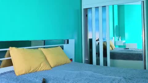 Yumi online show from 11.12.25