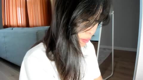 Snapshot of yummi_kim chatting on 12.26.24 Yumi online show from 12.26.24